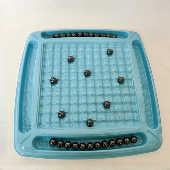 Fun Family Magnetic Chess Game with 32pcs Stones Table Game - Picture 3 of 7